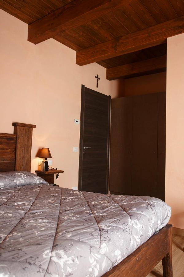 Hotel Circolo Operaio Acli Colloro Esterno foto